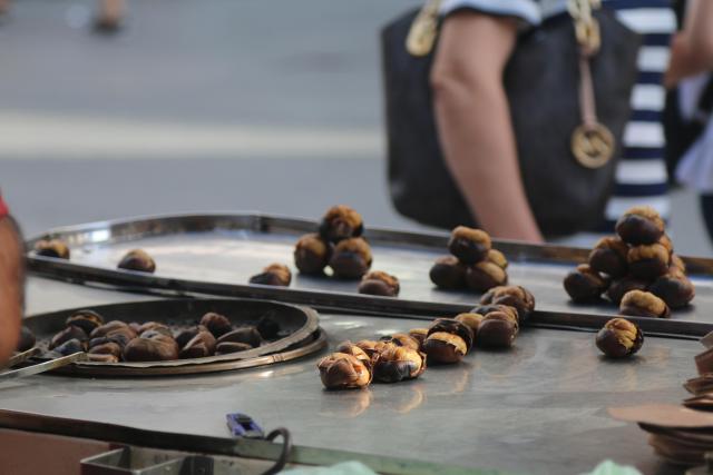 Things to Do on Istiklal Street Roasted Chestnut street vendor