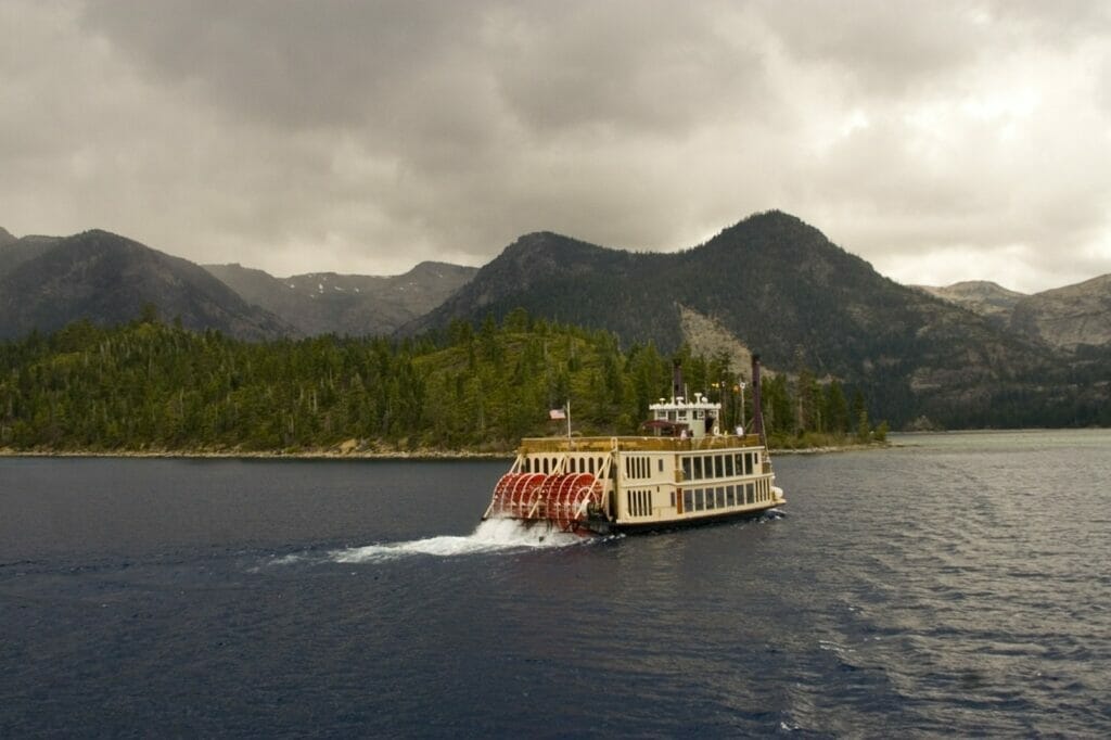 Lake Tahoe Cruise- Best Experience at Lake Tahoe Summer Vacations