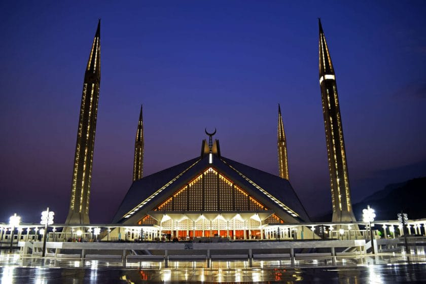 Faisal Mosque Famous Mosques in Pakistan and their Historic Value